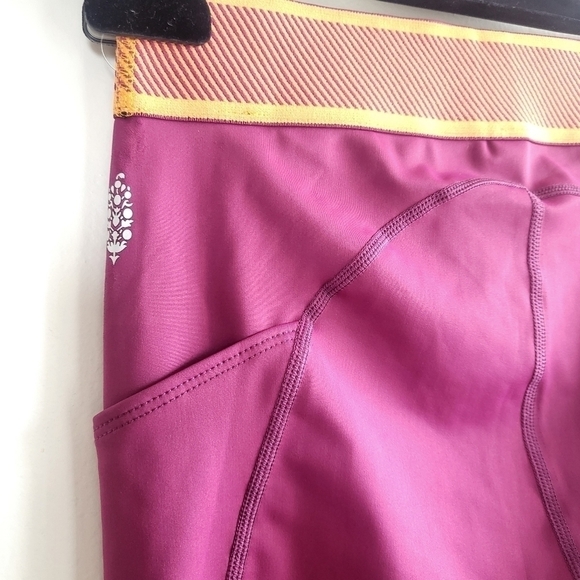 New FP Movement Endurance Mid-Rise Aubergine Run Tight Leggings NWT Small - Picture 15 of 16